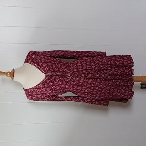 American Rag Floral Burgundy Dress / Pockets on both sides / Size Medium